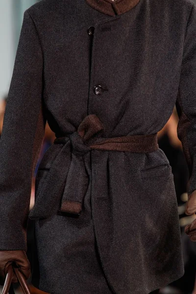 Look 30